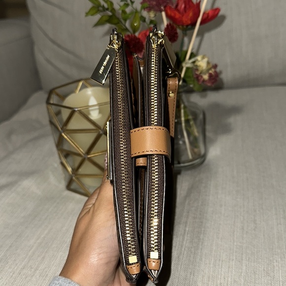 Michael kors wallet - Picture 5 of 8